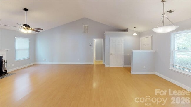 Foto del edificio - 13906 Glendevon Ct