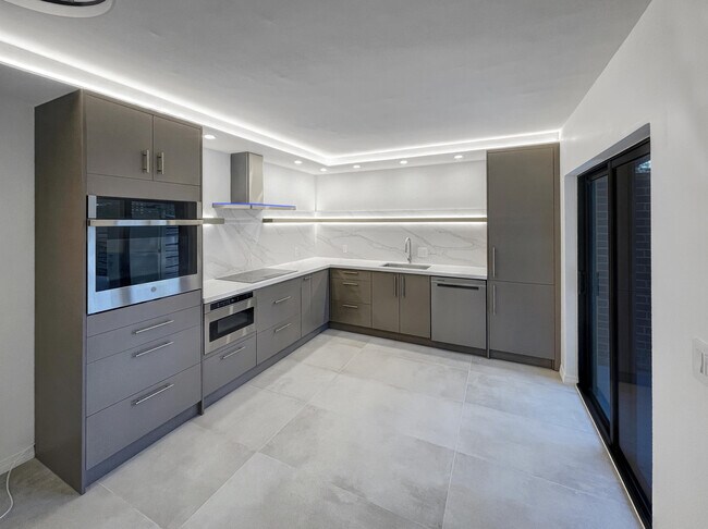 Foto del edificio - 1315 13th Terrace