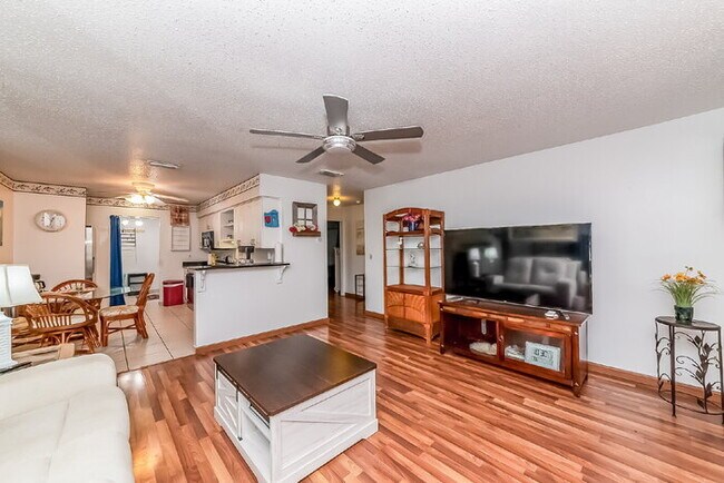 Building Photo - Fully furnished 2BR/2BA villa in Heritage Village West — $1,900/month
