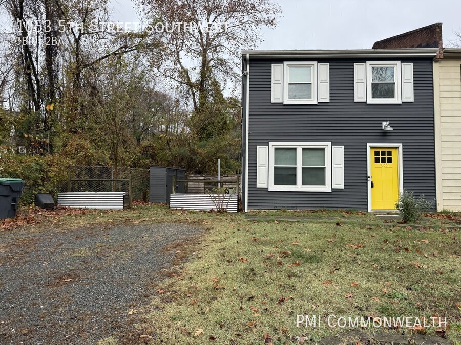 Primary Photo - 3 Bed / 1.5 Bath Single Family (Available ...