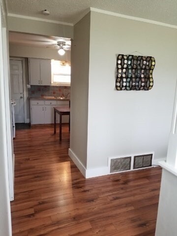 Photo du bâtiment - 4812-4847 47 Ave