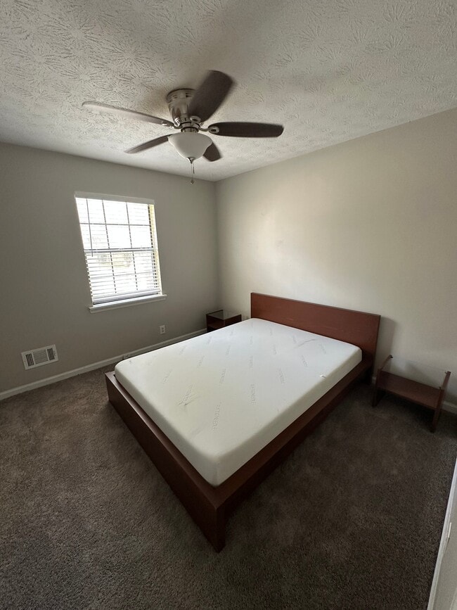 Photo - 1 Rainbow Dr House