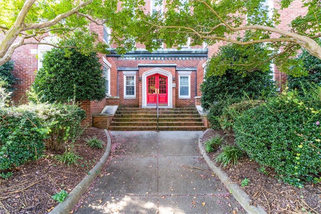 821 Brandon Ave, Norfolk, VA 23517 Townhouse for Rent in Norfolk, VA