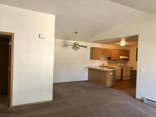 Foto del edificio - 451 Linden Dr