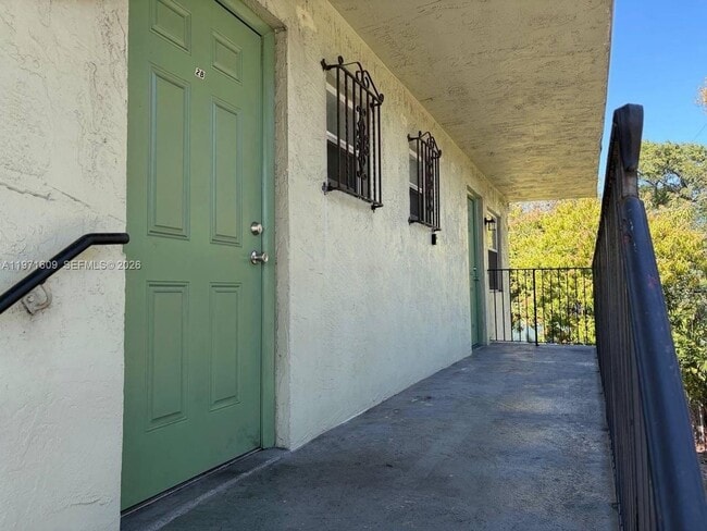 Building Photo - 35 NE 13th St