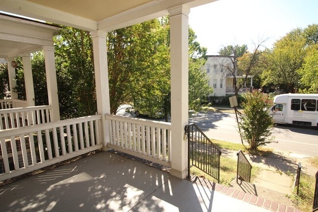 Building Photo - 336 E University Pkwy