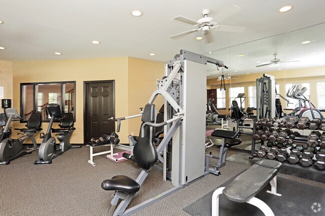 Gimnasio - Breckenridge Apartments