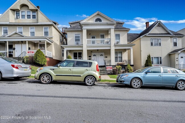 Foto del edificio - 416 N Webster Ave