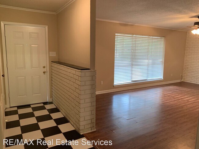 Foto del edificio - 3 br, 2 bath House - 102 Pine Lake Drive