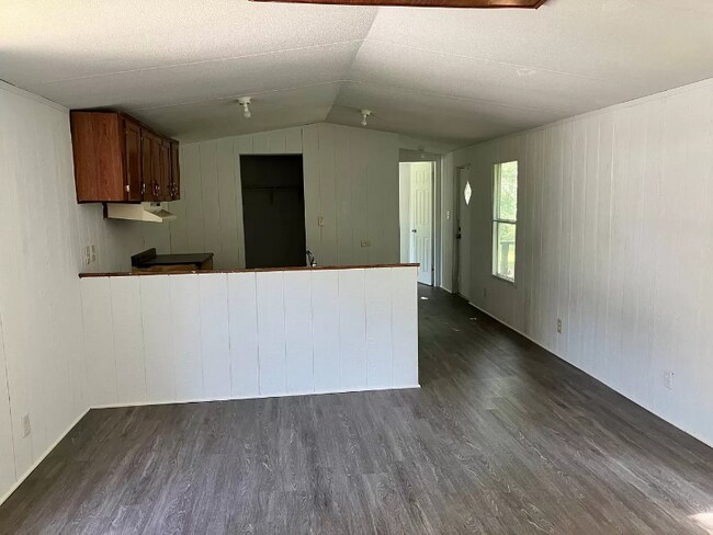 Building Photo - 330 Mangle Dr