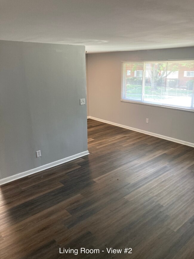 Building Photo - 211 Tionda Dr S