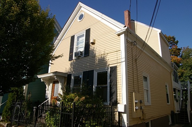 Front of house - 25 Howard St