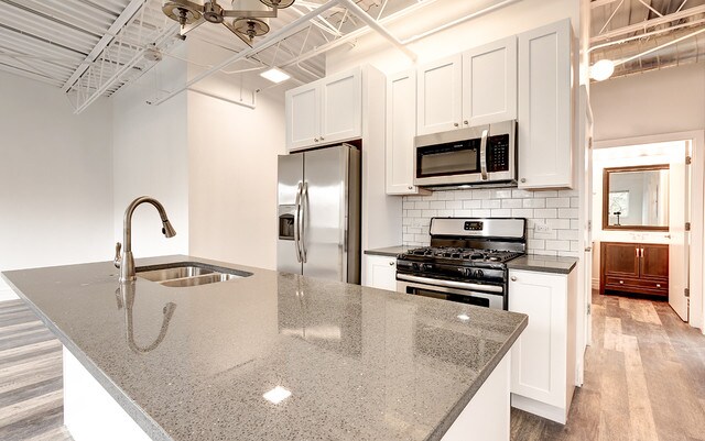 Foto del edificio - 460 Coventry Ln