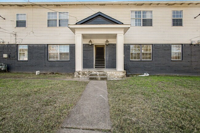 Foto del edificio - 2216 Riverview Dr