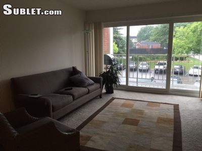 Foto del edificio - 1018 N Plum Grove Rd