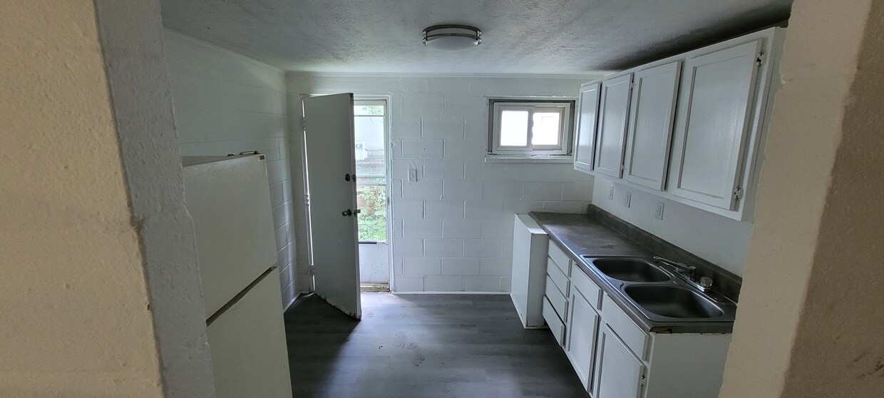 Building Photo - 607 Blair Ave