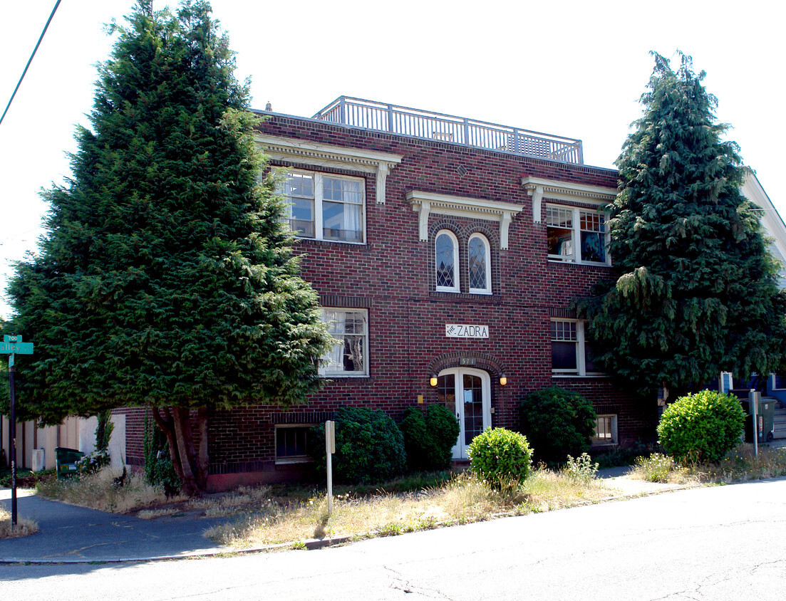 Primary Photo - Parker Place Apartments