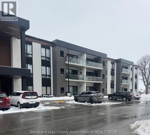 Building Photo - 140 Main St E