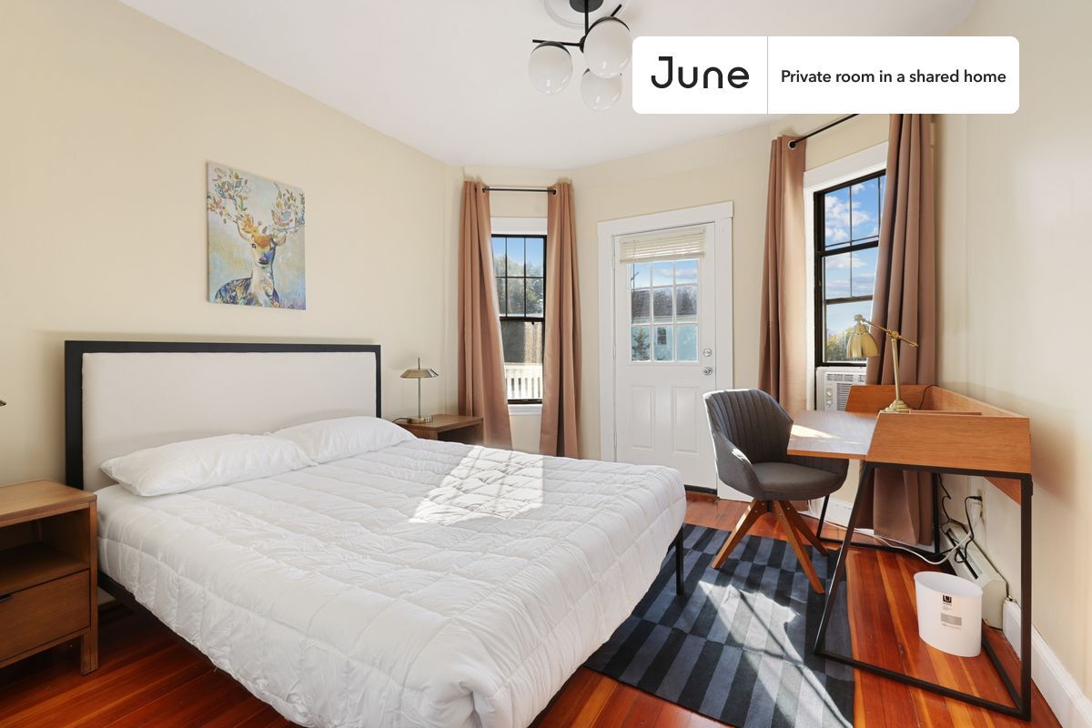 Private bedroom in 4 bed/1 bath Home - Private bedroom in 4 bed/1 bath Home