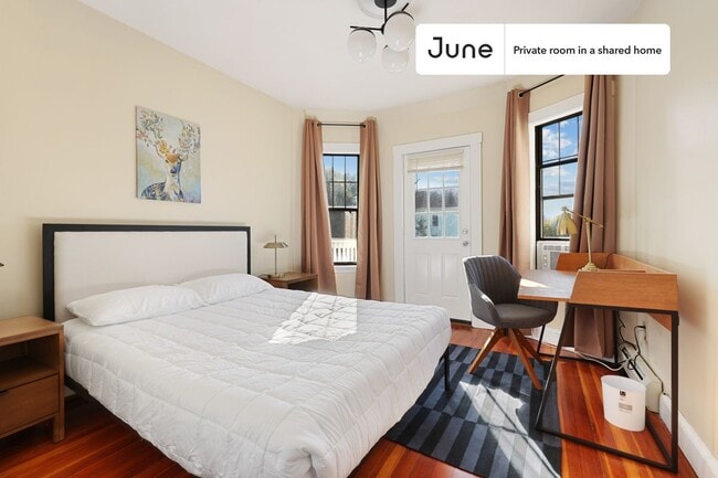 Private bedroom in 4 bed/1 bath Home - Private bedroom in 4 bed/1 bath Home