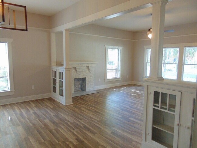 Foto del edificio - 3/2 Bungalow Tampa Heights Neighborhood