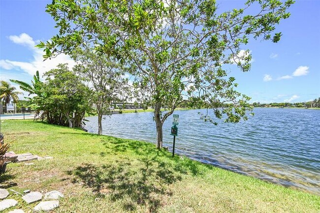 Foto del edificio - 4122 SW 61st Ave