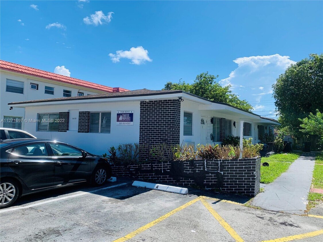 16131 NE 19th Pl Unit 4, North Miami Beach, FL 33162 Apartment for
