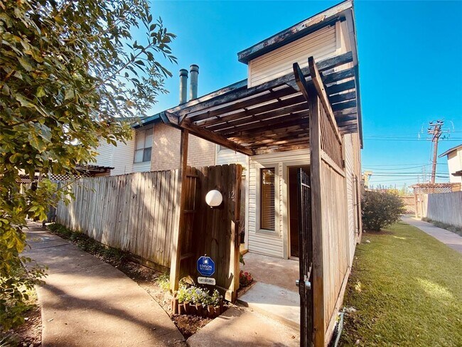Building Photo - 7918 Prestwood Dr