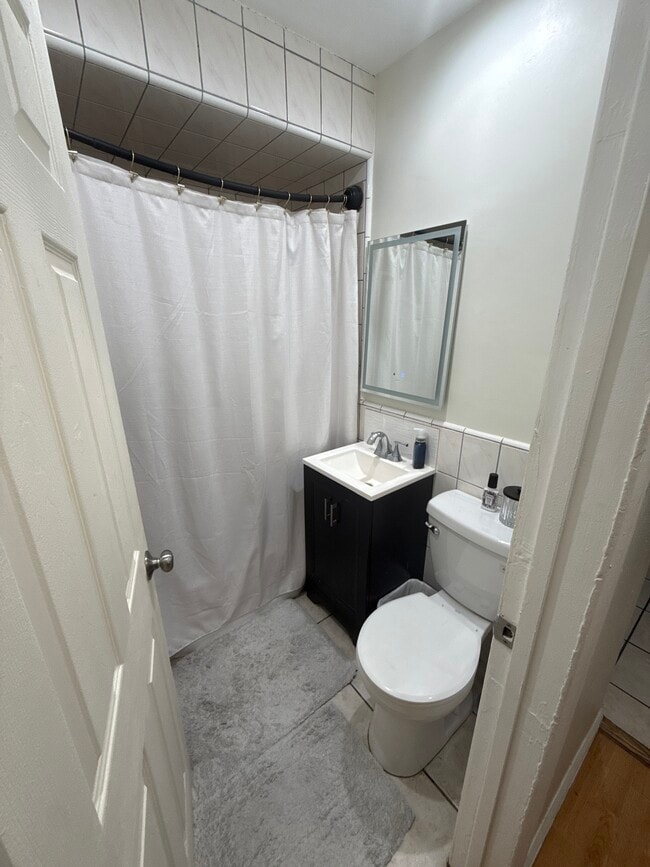 Foto del edificio - 7324 Milton Ave