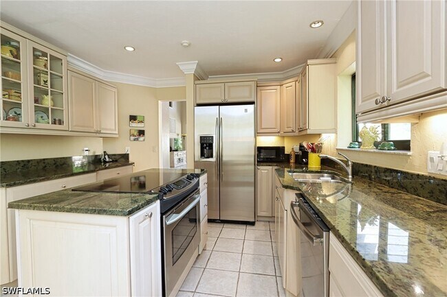 Foto del edificio - 6810 Sand Pointe Cir