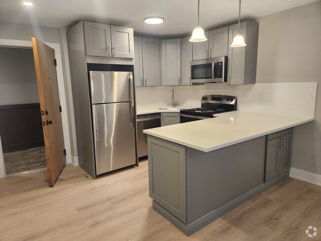 Building Photo - 1212 N La Salle Dr