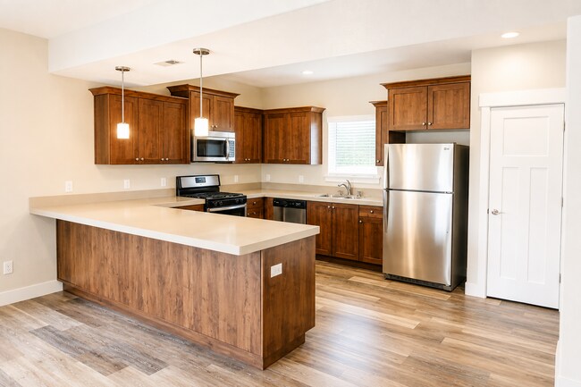 Building Photo - Lovely Townhouse For Rent