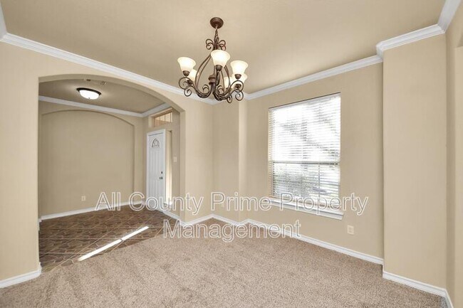 Foto del edificio - 4607 Aspen Leaf Ln