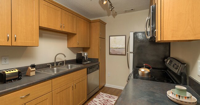 Rock Creek at Ballantyne Commons Apartments Charlotte