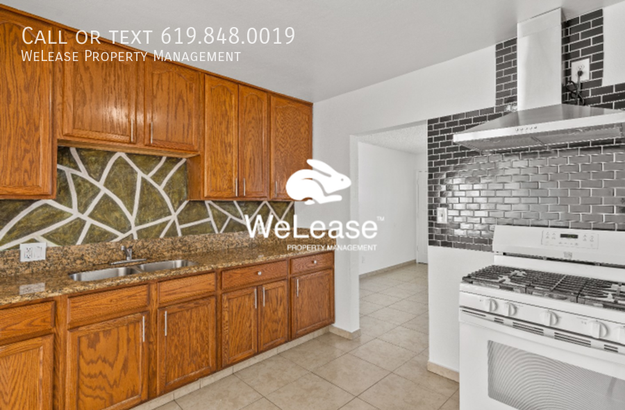 Primary Photo - Spacious 4bed 2bath Home with trante updates!
