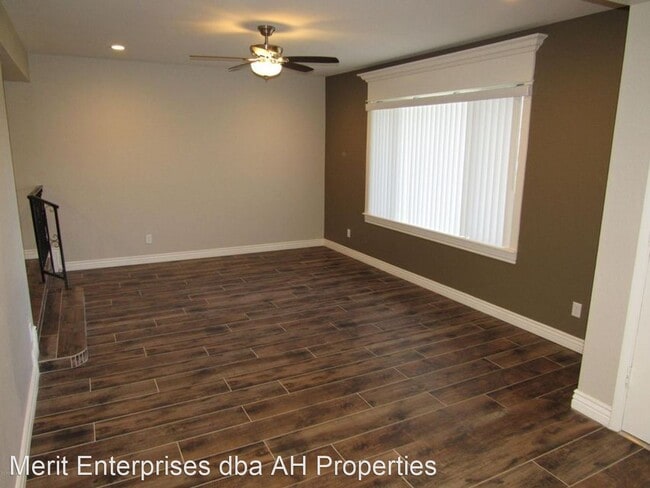Building Photo - 3 br, 2 bath House - 415 E WESTCHESTER DR