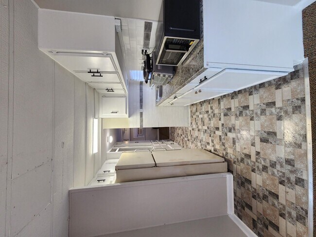 Foto del edificio - 7416 Edgemere Rd