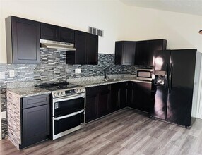 Building Photo - 24131 4 Sixes Ln