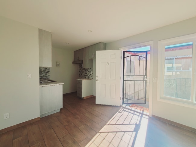 Photo - 1108 W 110th St Apartment