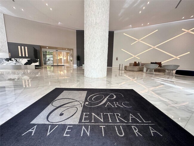 Foto del edificio - 3300 NE 192 St