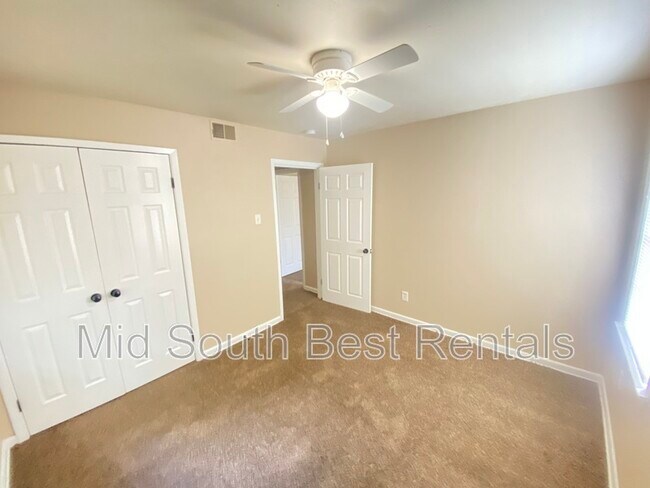 Building Photo - 2168 Leyton Ave