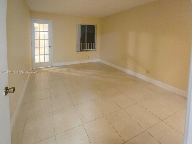 Foto del edificio - 3310 Pinewalk Dr N