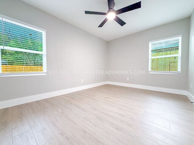 Foto del edificio - 6159 Westover St