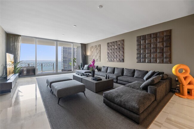 Foto del edificio - 300 Biscayne Blvd