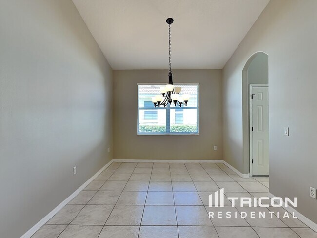 Foto del edificio - 6492 Rookery Cir