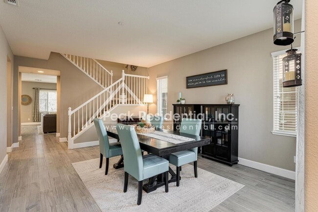 Foto del edificio - Beautiful Newer 4bd/3ba Folsom Home with 2...