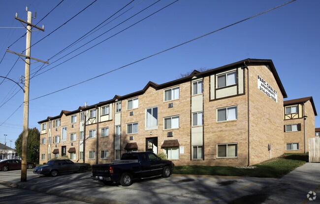 Parc Chalet Apartments Saint Ann, MO