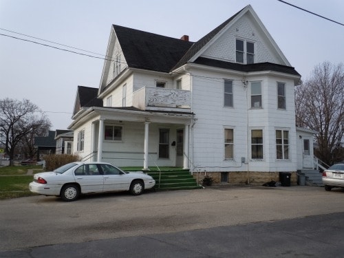 Primary Photo - 412 S Main St