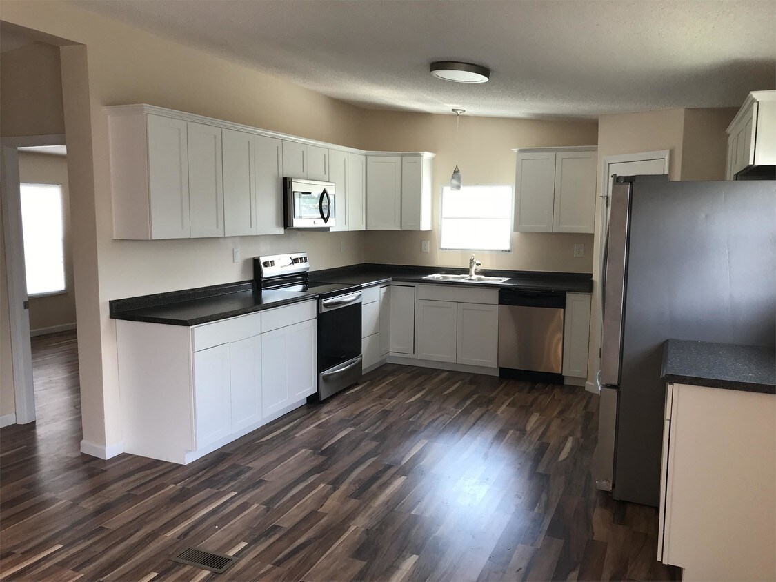 Foto principal - 124 Rockdale St