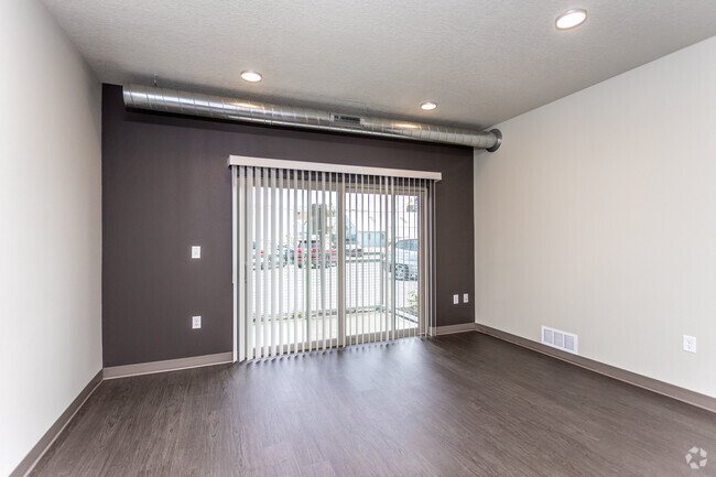 1BR, 1BA - 664-686 SF - Connolly Lofts